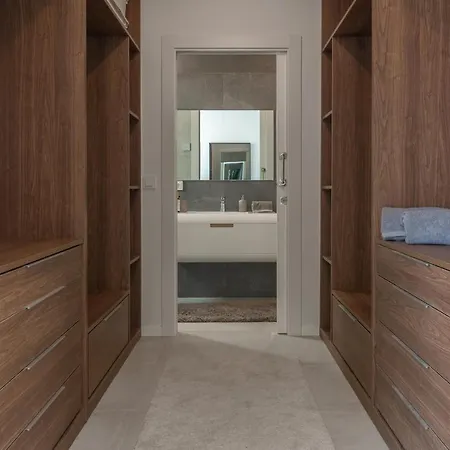 394921 - Wonderful Semi Detached *